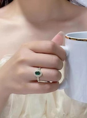 辉之翼珠宝 f2023新款S925银时尚百搭仿真祖母绿切割2克拉钻戒指