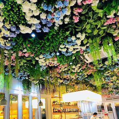 Simulated green plant ceiling restaurant plant ceiling