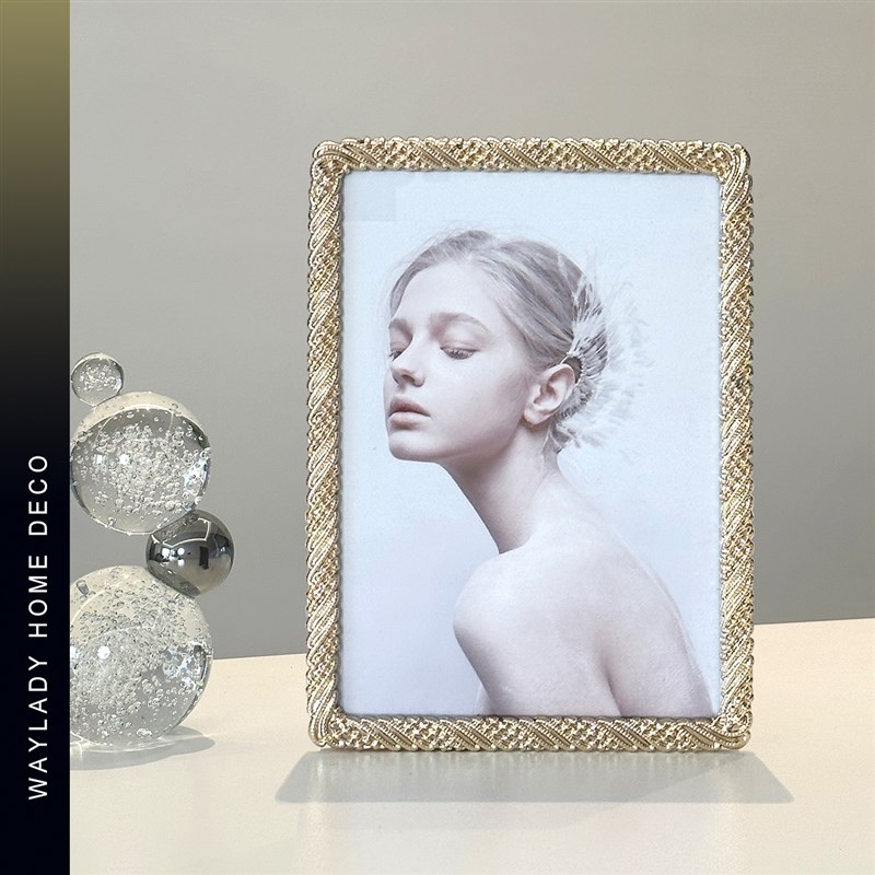 金银色轻奢金属相框摆台高级感6寸7寸打印照片客厅办公室桌面摆件
