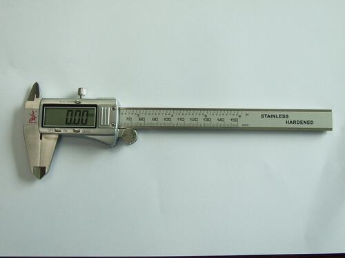 鹤云天HYT85系列金属超大屏三按键数显卡尺0-150mm 200 300