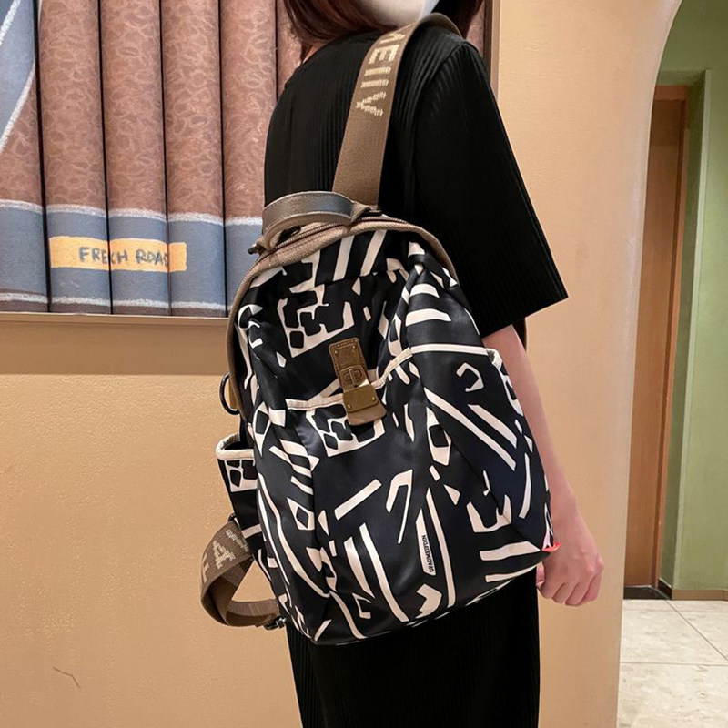 南韩丝双肩背包女2024新洋气旅游轻便大K容量旅行包个性网红单肩