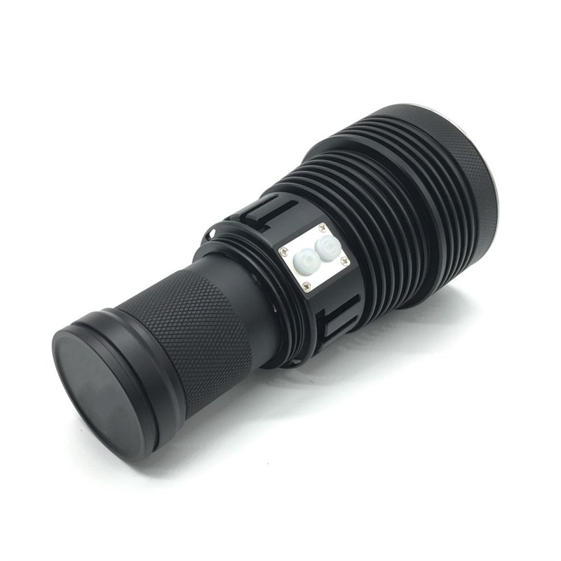 MT07聚光XHP70手电8000流明暖白光750米远射大功率4节18650手电筒