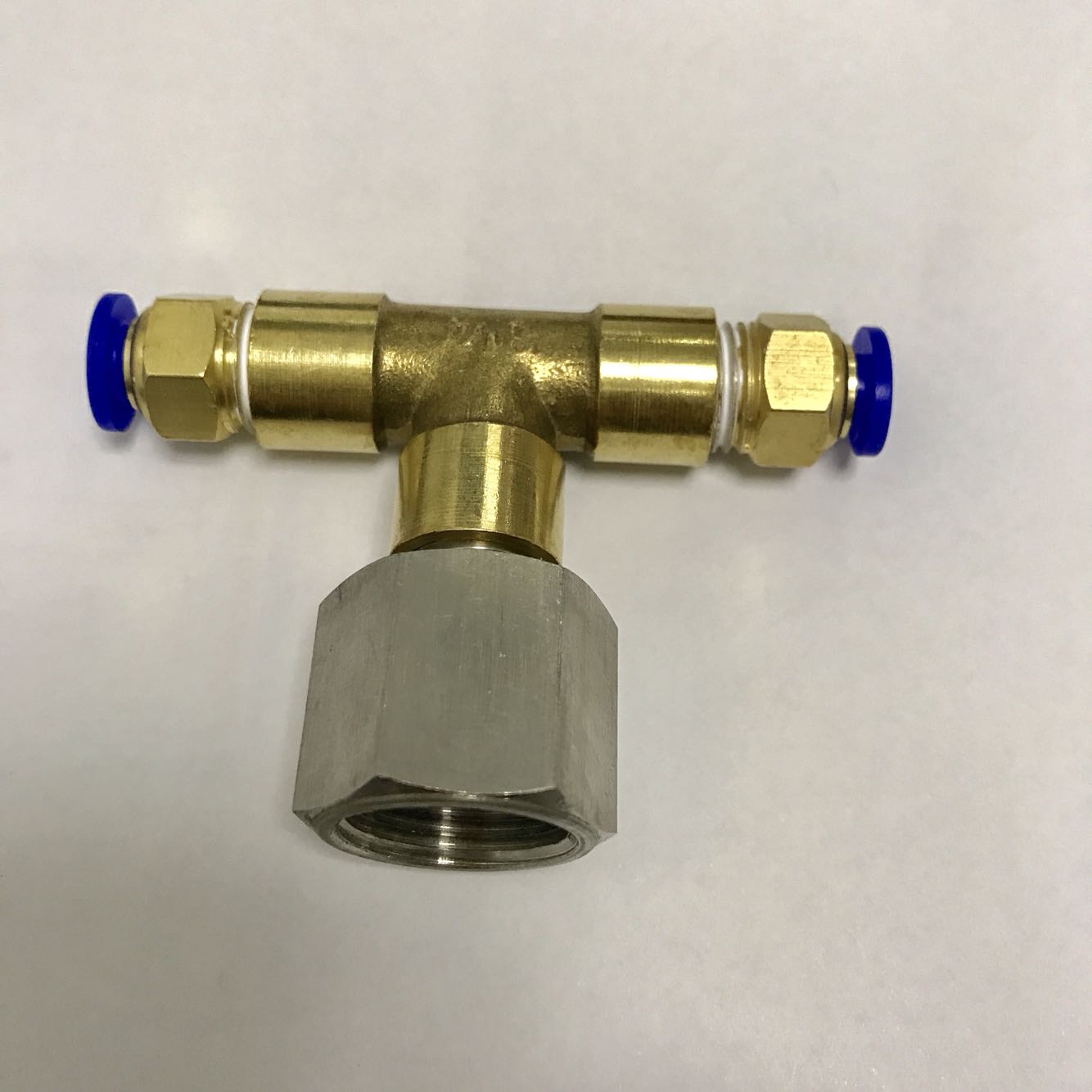 M20x1.5-6 内丝三通快插接头 内螺纹m20x1.5 两边可接外径6mm气管