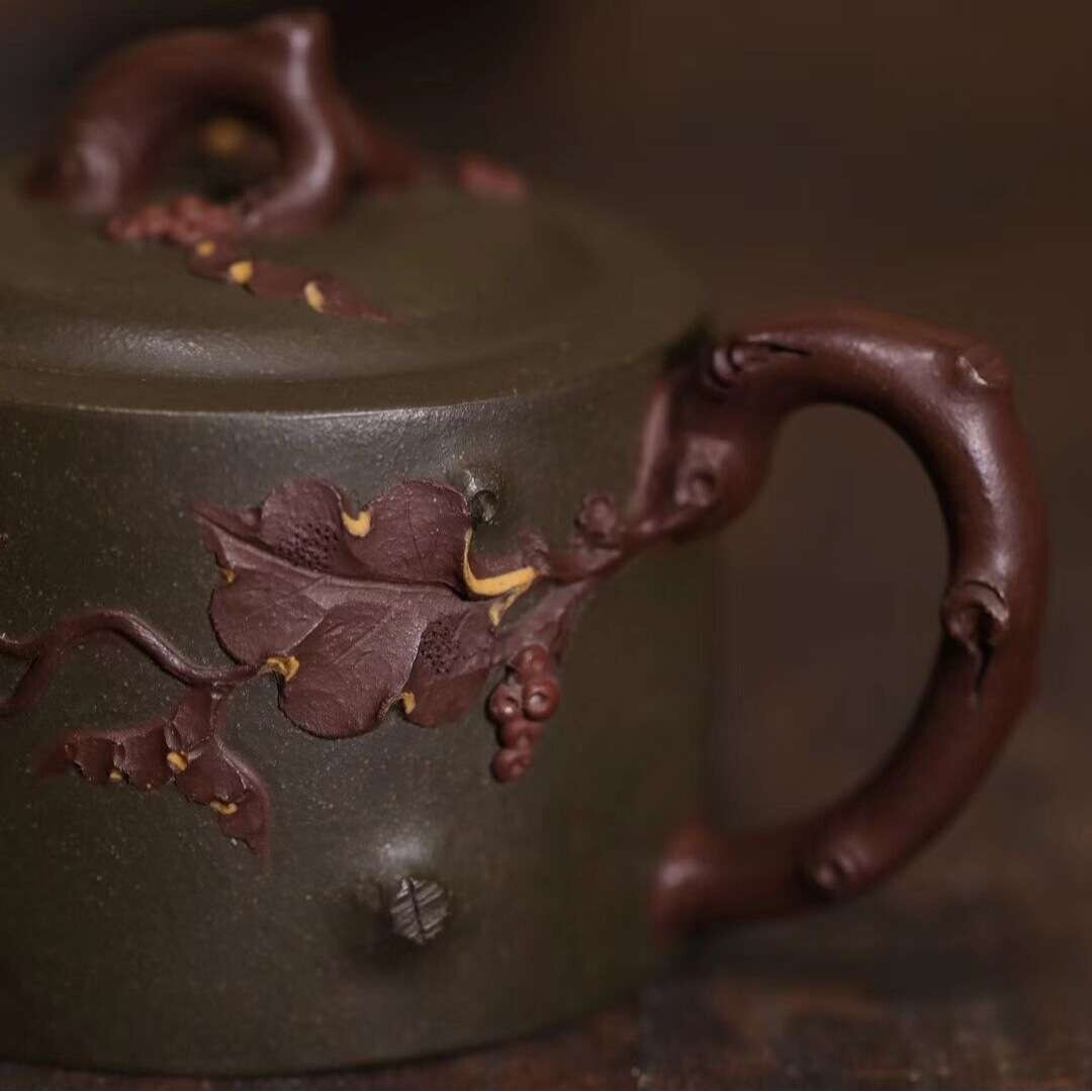 宜兴紫砂壶茶具名家纯手工贴花文玩泡茶器原矿绿泥红泥葡萄树桩壶