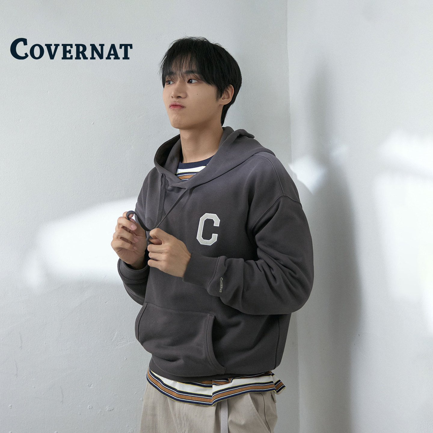 COVERNAT韩系连帽长袖卫衣情侣款图片