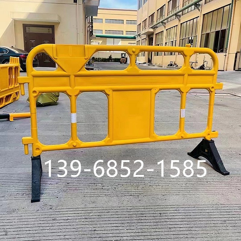 三孔水马滚塑料护栏铁马1.8米蓝色组合围挡注水围栏隔离墩防撞栏