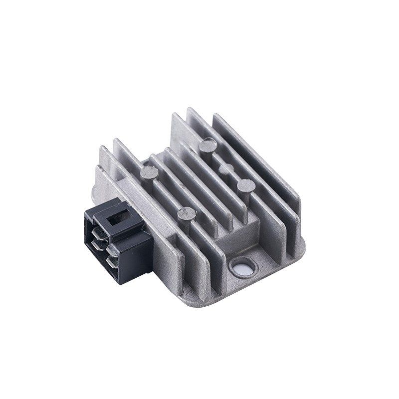 踏板摩托车发动机配件稳压器公主100小公主GCC助力车调压器原直销