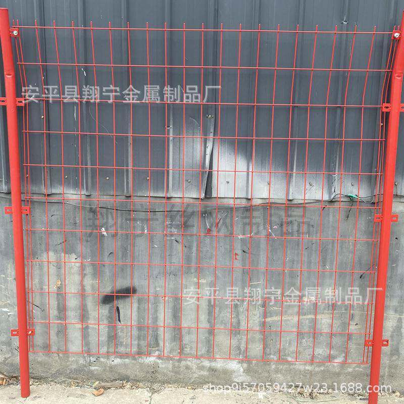 围栏铁丝网机场铁路隔离网上下坡护栏工厂防护栅栏高速公路护栏网