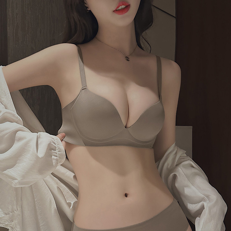 无痕一片式内衣女2024新款x爆款小胸聚拢上托防下垂文胸罩裤一套