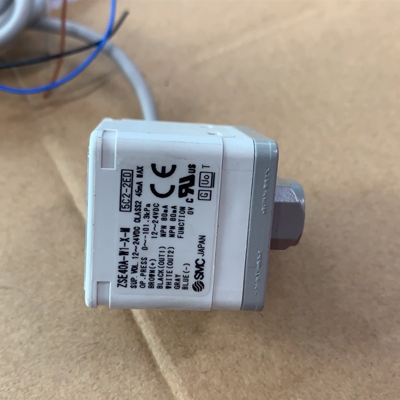 SMC ZSE40A-W1-X-M 负压传感器 原装正品 进口 99新