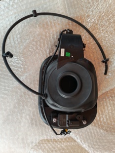 适用问界M7M8M9加油口底座加油口盖底座充电口塑料底座充电口底座