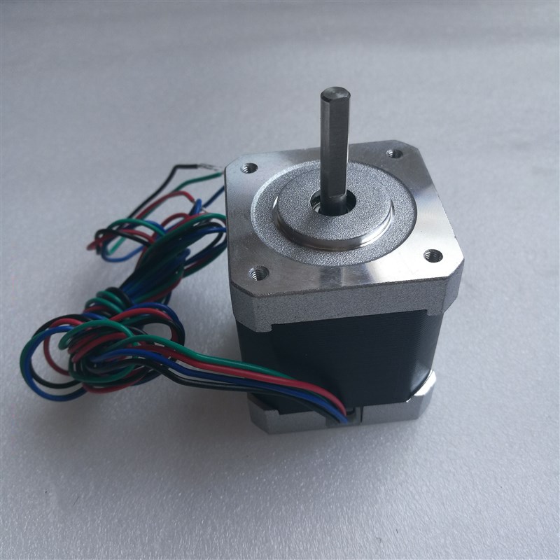 42BYGH 0.9步进电机 48机身 1.68A 二相四线 0.9步距角42MM