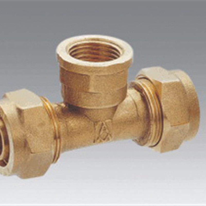 埃美柯640全铜铝塑管内丝三通10141/2*1014(内有各种规格)