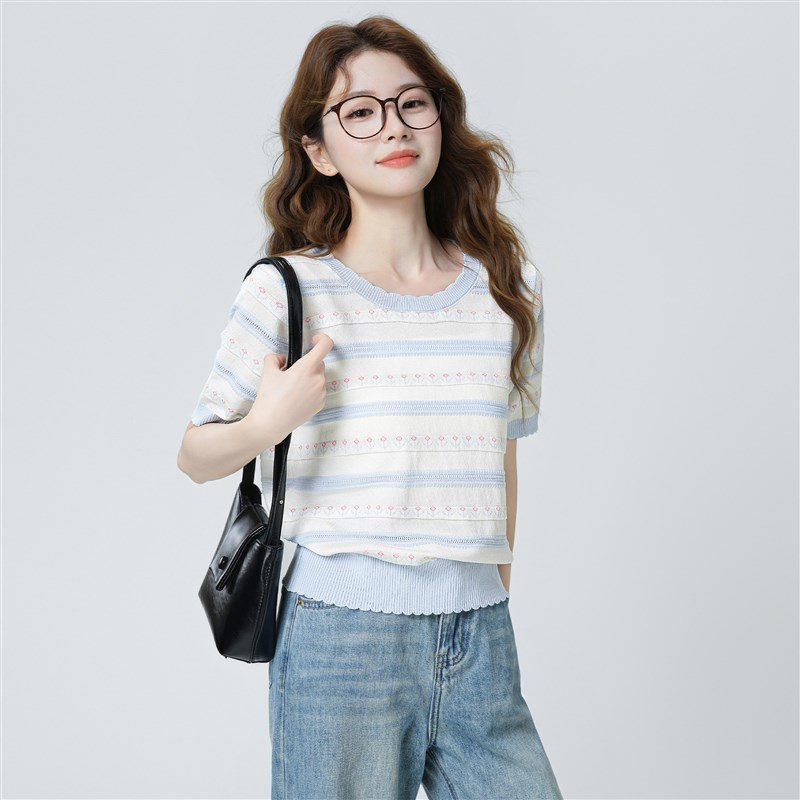 多巴胺蓝色条纹短袖t恤女夏季正肩薄款冰丝针织衫半袖体恤上衣潮