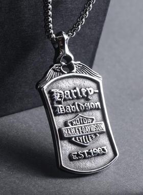 钛钢项链男吊坠个性潮人挂件饰品韩版学生简约十字架吊坠项链男潮