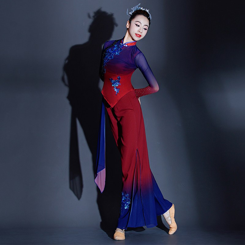 秧歌服演出服女2025新款扇子舞服装古典舞伞舞表演服装套装中国风