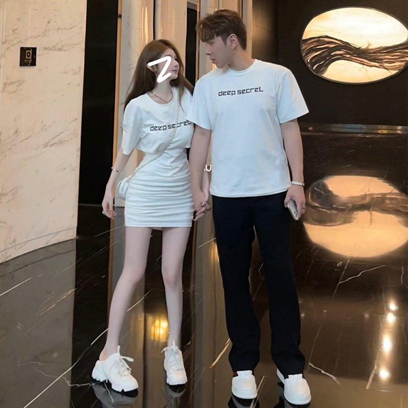 不一样情侣装夏i装男衣女裙套装t恤一裙一衣网红ins超火小众高级