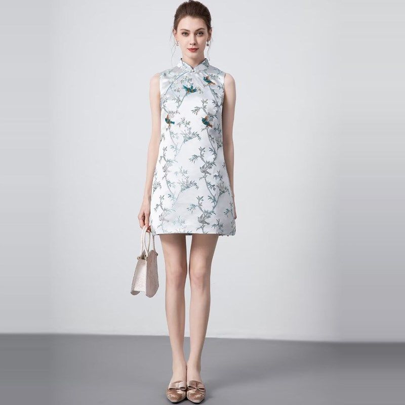 2025年春夏季新款高级感中式国风钉珠绣花裙子改良旗袍显瘦连衣裙