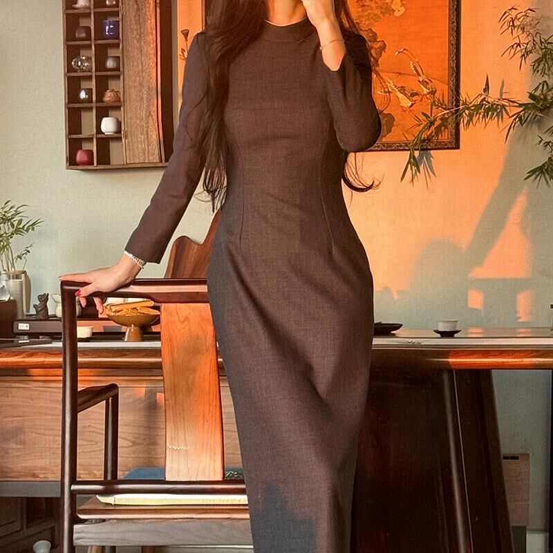 2024秋冬羊毛裙修身长袖连衣裙女收腰针织毛衣裙打底过膝气质长裙