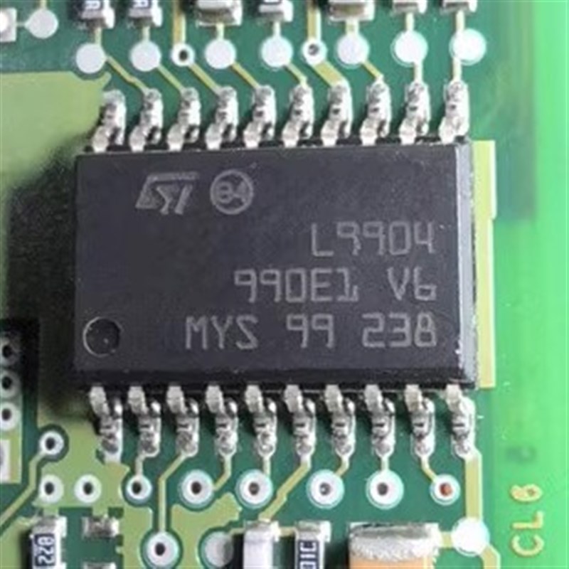 L9904 适用宝马318i 宝马N46发动机DME电子气门故障芯片