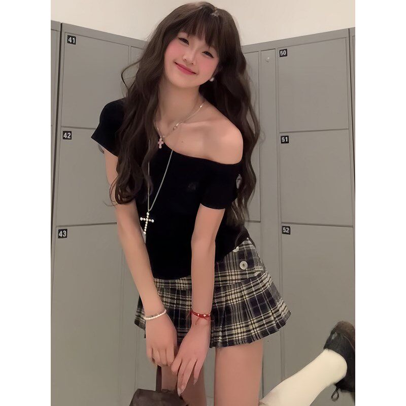 美式辣妹套装女春季黑色斜肩收腰短袖T恤格纹拼接百褶短裙两件套