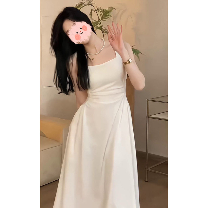 茶歇法式白色吊带连衣裙女夏新款小个子高级感初恋收腰显瘦长裙子