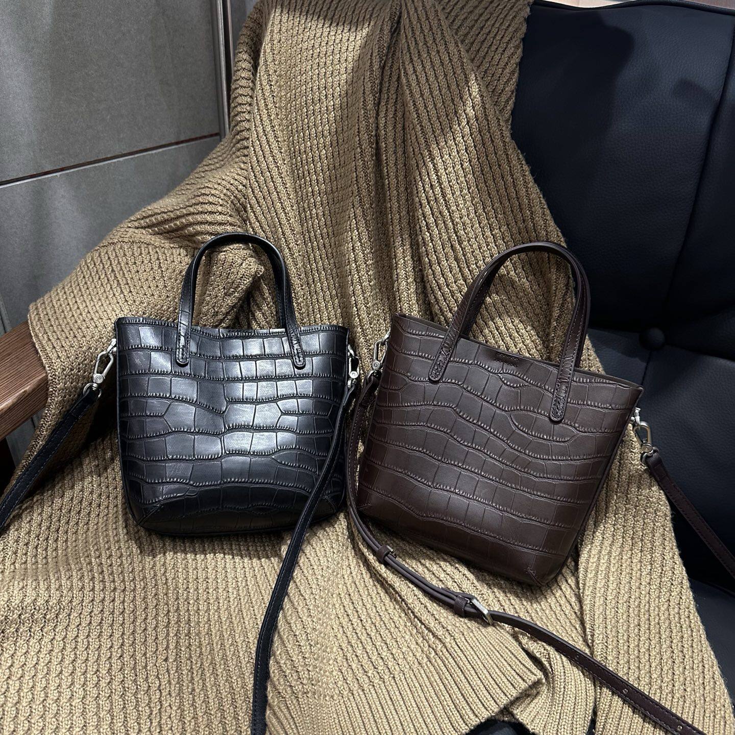 2026新款牛皮鳄鱼纹水桶包女简约百搭手提斜挎包轻奢单肩子母包