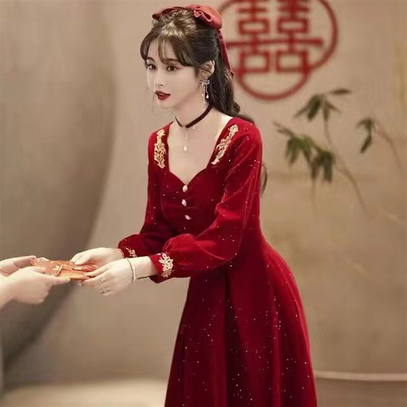 大码敬酒服新娘2024新款酒红色长袖连衣裙高级感订婚晚礼服女冬季
