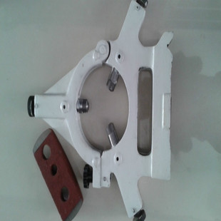 大连机床配件 大连CDE6140车床中心架大连CDE6240中心架扶架