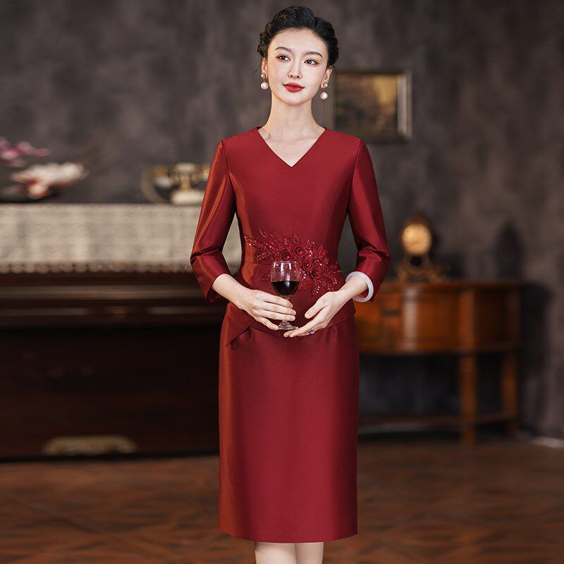 妈妈礼服高贵2024春季洋气年轻日常可穿旗袍假两件套喜婆婆婚宴装