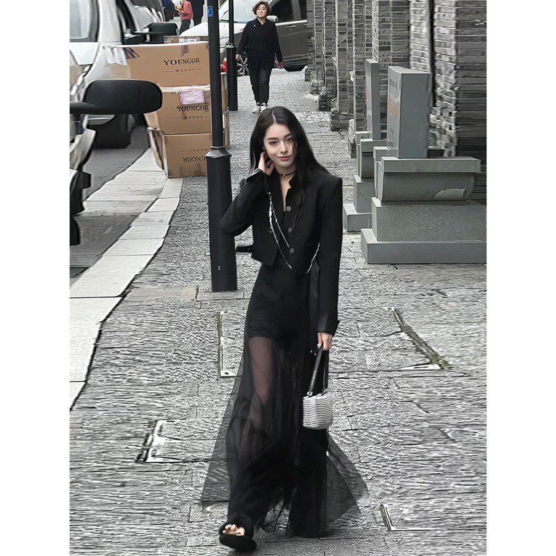 2025春新款独特上衣超好看黑色西装外套蕾丝吊带连衣裙两件套装女
