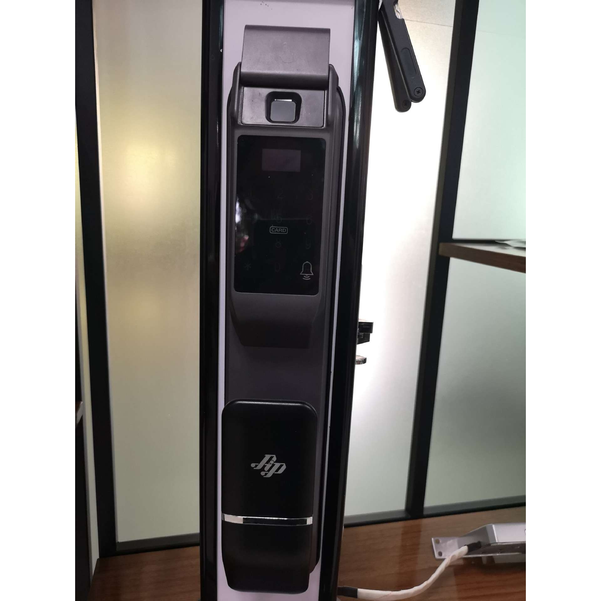 厂家新款供应全自动高配电子防盗指纹密码锁智能门锁自带逃生功能