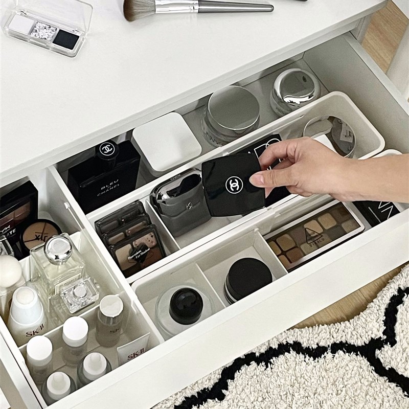 抽屉收纳分隔化妆品收纳盒口红小盒子桌面护肤品整理盒防尘分格盒