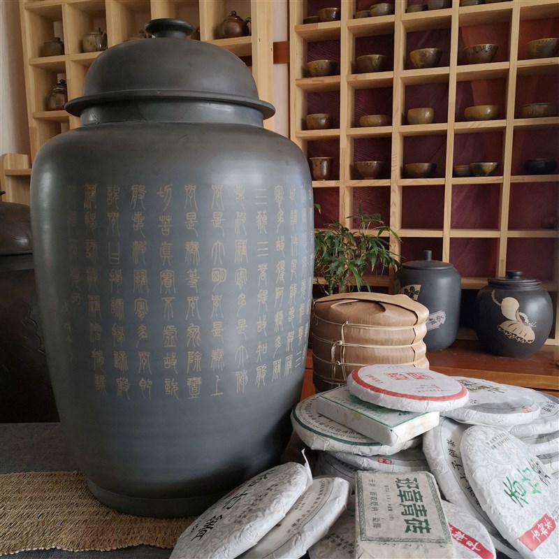 云南建水紫陶42饼茶缸密封防潮茶D叶罐普洱茶散茶罐手工大号存茶