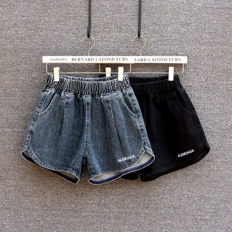 牛仔短裤女宽松大码胖mm热裤韩版松紧腰字母刺绣黑色2021夏季新款