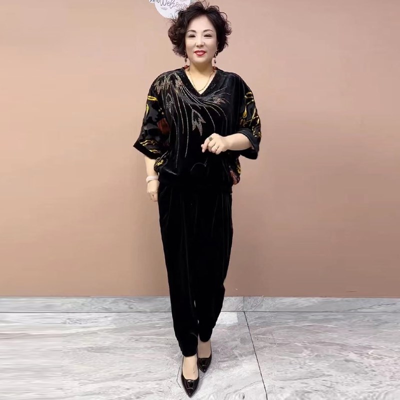 春秋新款丝绒套装中年妈妈烫钻植绒烧花上衣高腰小脚裤时尚两件套