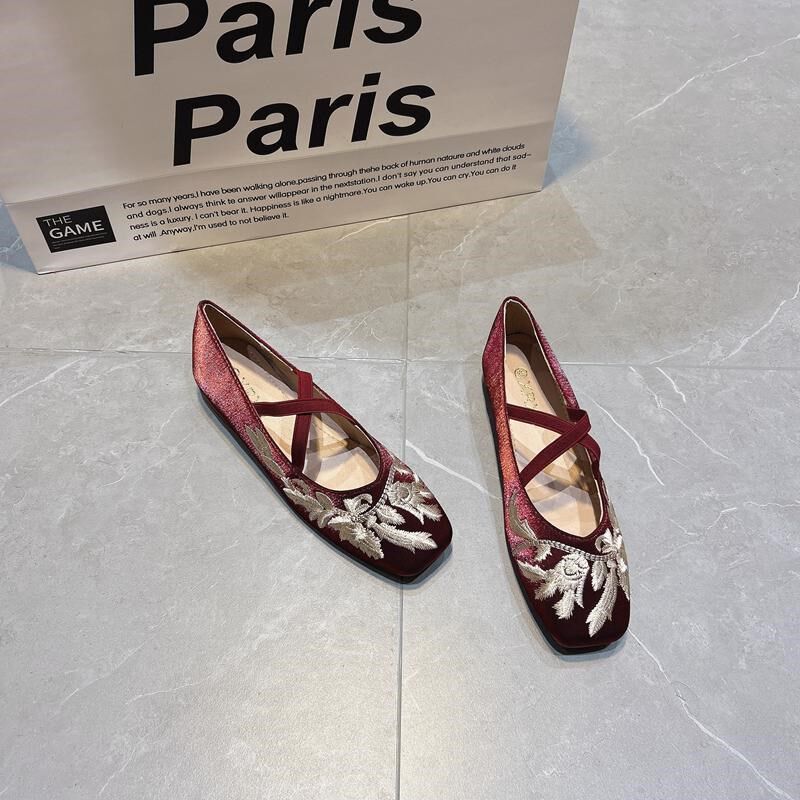 新中式复古刺绣旗袍鞋女2025年春季新款绑带配裙子浅口粗低跟单鞋