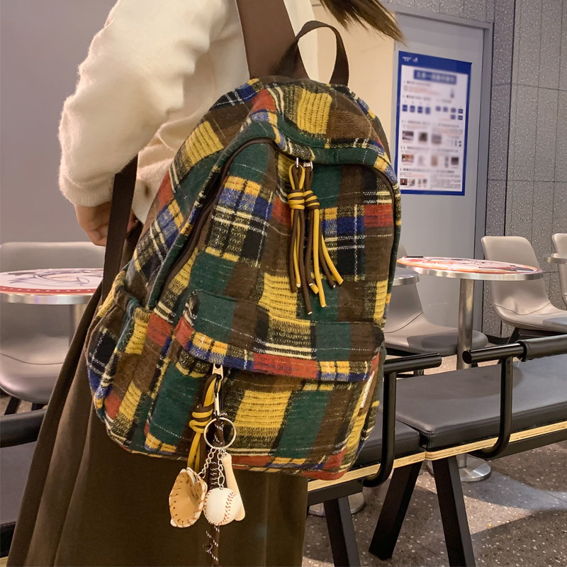 书包女新款毛呢格子初中生高中生百搭双肩包小学生大容量旅行背包