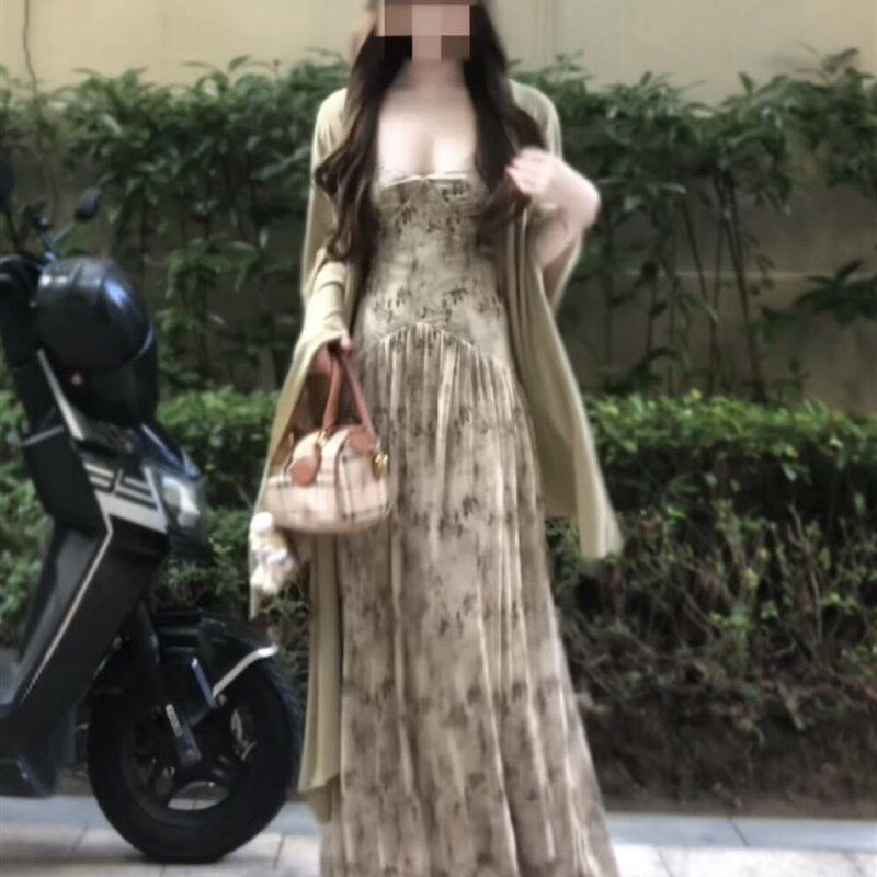 法式覆古绿色碎花吊带连衣裙女士夏季2025初秋新款针织开衫长裙套
