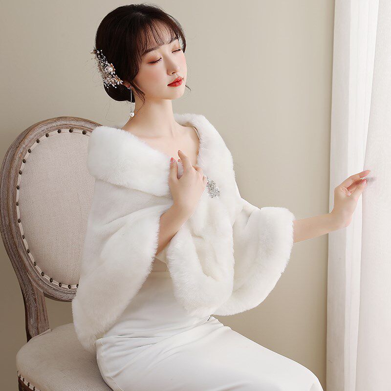新娘毛披肩女秋冬季结婚新款伴娘团斗篷礼服披风白色保暖外搭加厚