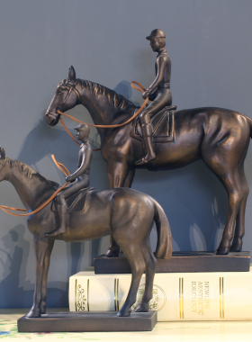 美式轻奢马术骑马家居装饰摆饰工艺品摆设书房书架别墅艺术品陈设