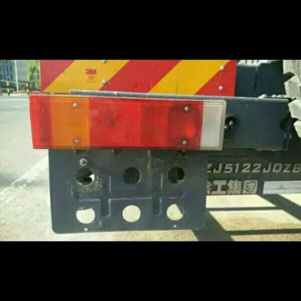 徐工吊车XCT8吨后尾灯新款8吨后尾灯刹车灯倒车灯