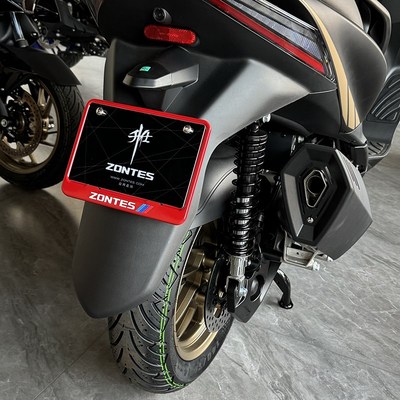 升仕368E/D/M牌照框摩托车铝合金牌照架个性改装实心牌照框四通用