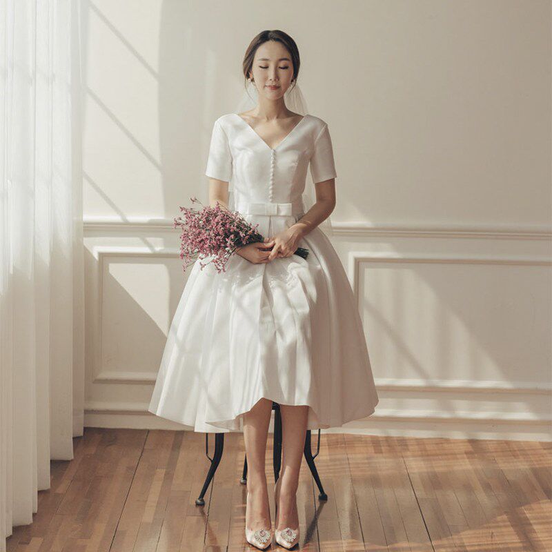 旅拍轻婚纱森系超仙简约白色缎面新款结婚户外短袖法式高腰小礼服