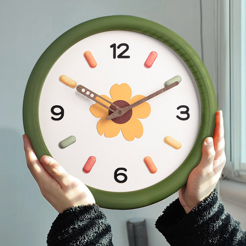 奶油风网红挂钟家用客厅挂墙钟表挂表现代简约新款20W24免打孔时
