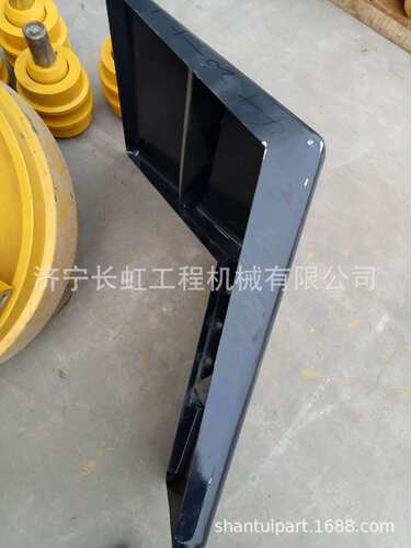 山工  装载机ZL50F 挡泥板NZ42002074000