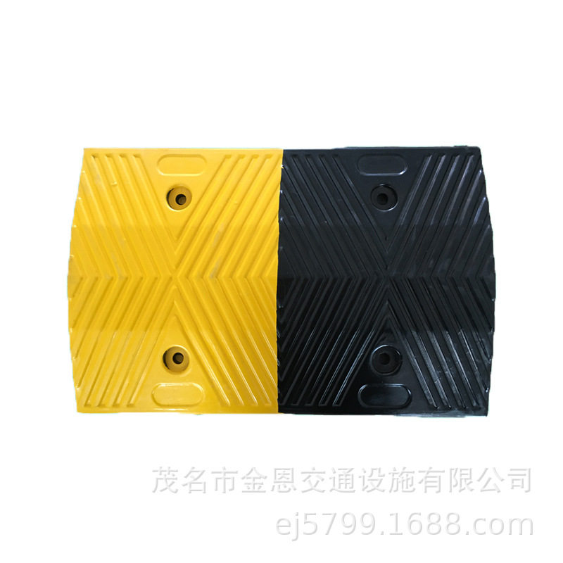 优质橡胶人字斜纹减速带500*350