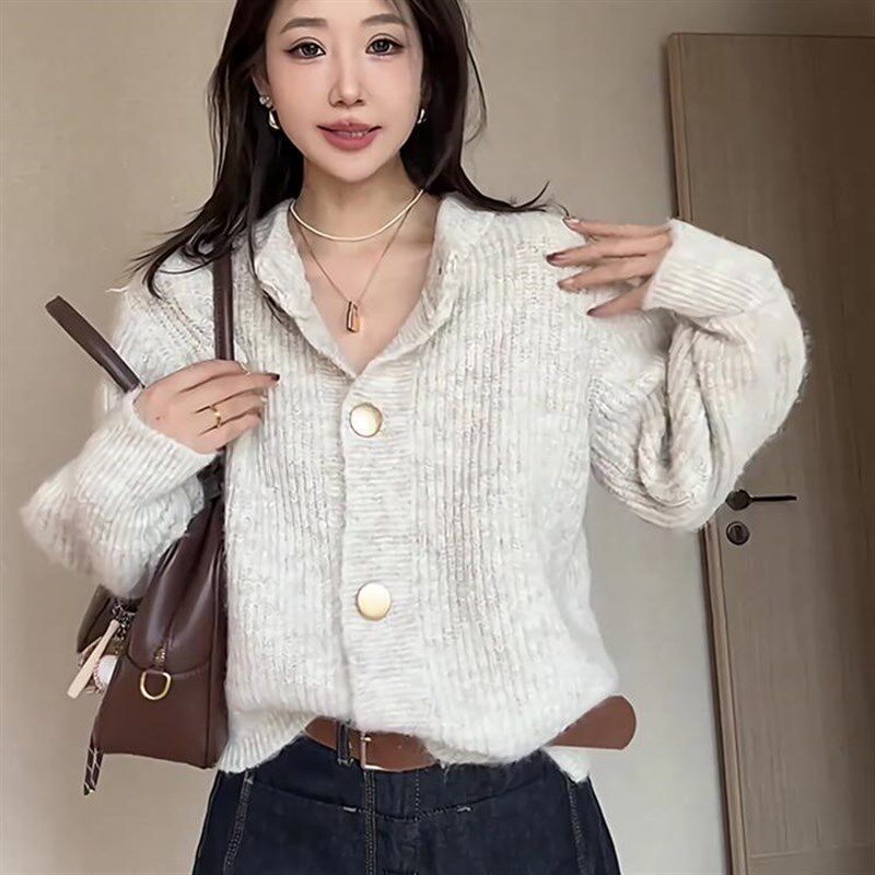 针织开衫外套女秋冬季2024新款高级感上衣设计感加厚慵懒短款毛衣