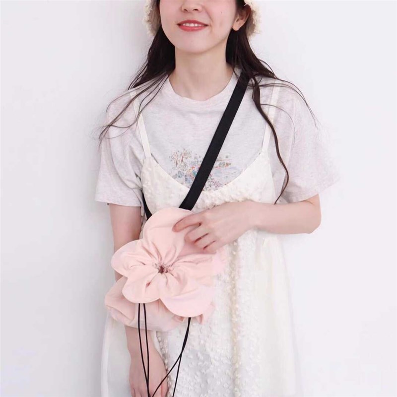 花朵束口时尚百搭轻便小清新布艺斜挎包女生夏天小巧搭配小包包潮
