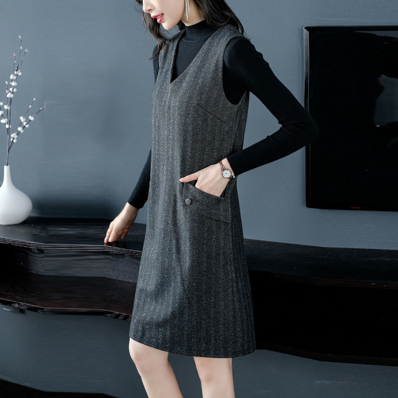 时尚简约套装背心裙2021秋冬新款背带裙无袖马甲裙毛呢打底连衣裙